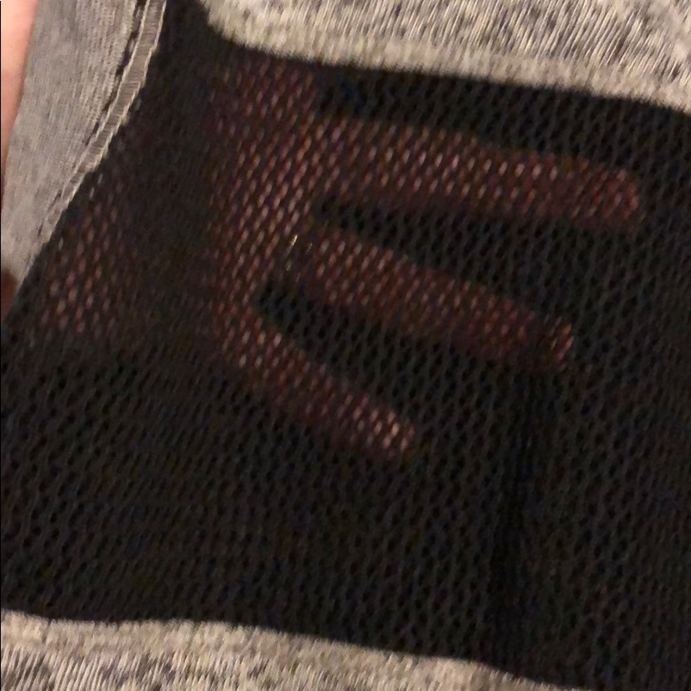 Soooo cute - perfect workout top! - Picture 3 of 4